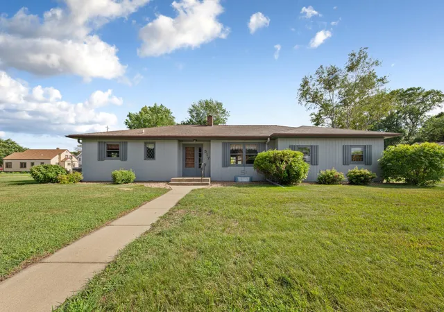 Photo 1 of Single family home for sale at 517 Court Ave, Gaylord, MN 55334 | MLS# 7101026 | Listing updated on 2026-07-28