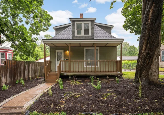 1st image of 668 Orleans St, Saint Paul, MN 55107 | MLS# 7101027