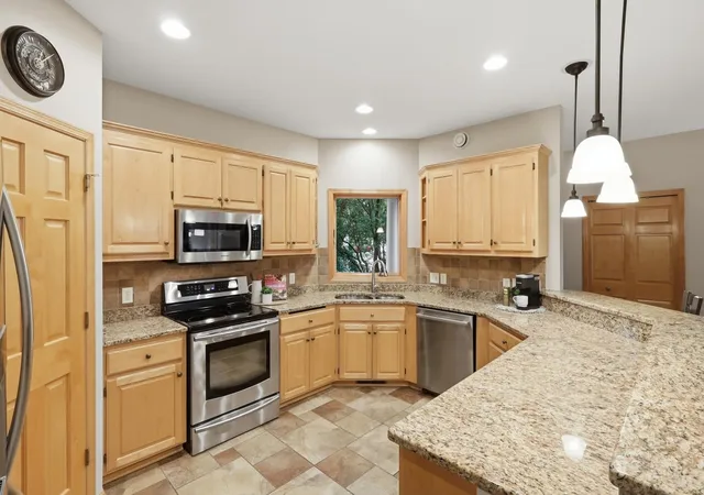 Photo 4 of Single family home for sale at 20584 Kearney Path, Lakeville, MN 55044 | MLS# 7101037 | Listing updated on 2026-09-25