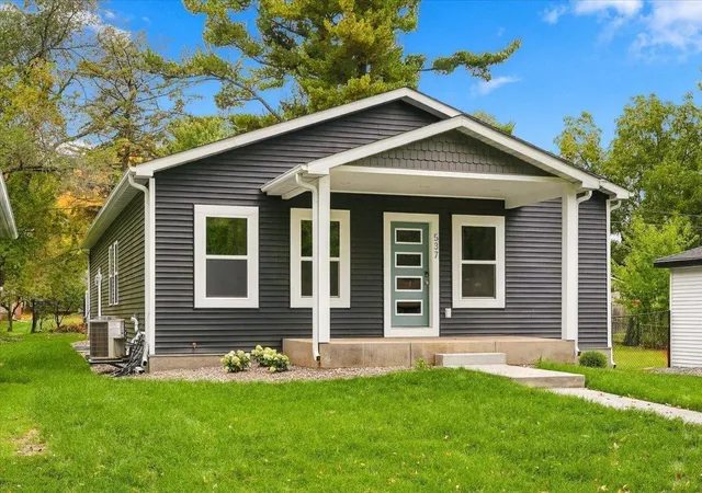 Single family home for sale at 537 N Pearl St, River Falls, WI 54022 | MLS# 7101039
