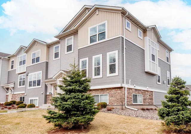 Homes for sale in North Saint Paul, MN | 2217 Gateway Hill Rd, North Saint Paul, MN 55109 | MLS# 7101071