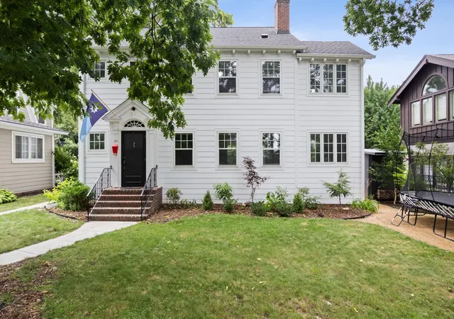 2nd image of 100 W 52nd St, Minneapolis, MN 55419 | MLS# 7101117