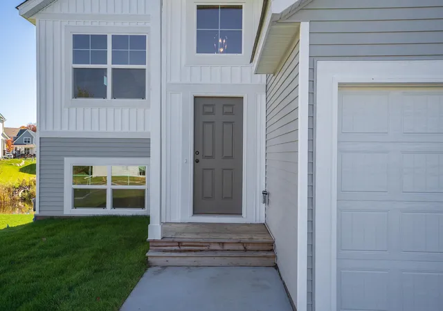 Photo 2 of Sale Pending at 4706 2nd Street Ct Ne, Saint Cloud, MN 56304 | MLS# 7101118 | Listing updated on 2026-09-04