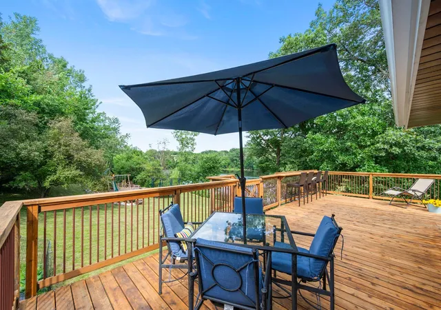 Photo 3 of Sale Pending at 4806 Shevlin Ct, Saint Paul, MN 55122 | MLS# 7101141 | Listing updated on 2026-09-04