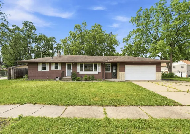 Homes for sale in North Saint Paul, MN | 2122 Mesabi Ave, North Saint Paul, MN 55109 | MLS# 7101156
