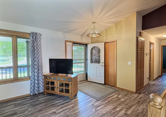 Photo 4 of Sale Pending at 1051 County Rd 39 NW, Monticello, MN 55362 | MLS# 7101166 | Listing updated on 2026-08-21