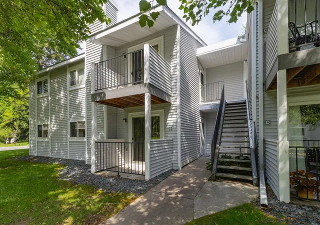 1st image of 1740 Pleasant St #B, Lauderdale, MN 55113 | MLS# 7101175