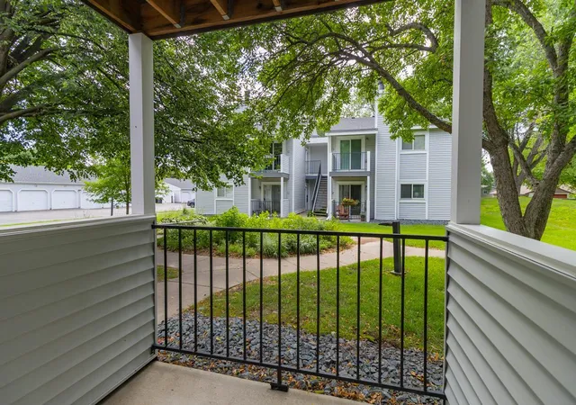 2nd image of 1740 Pleasant St #B, Lauderdale, MN 55113 | MLS# 7101175