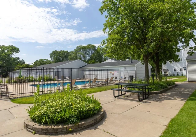2nd image of 1740 Pleasant St, Lauderdale, MN 55113