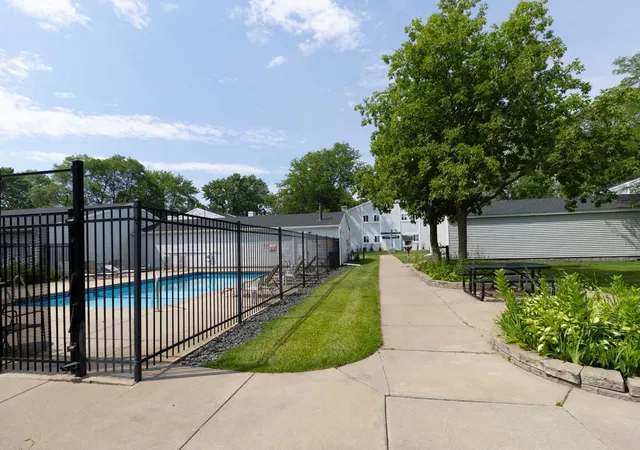 35th image of 1740 Pleasant St #B, Lauderdale, MN 55113 | MLS# 7101175
