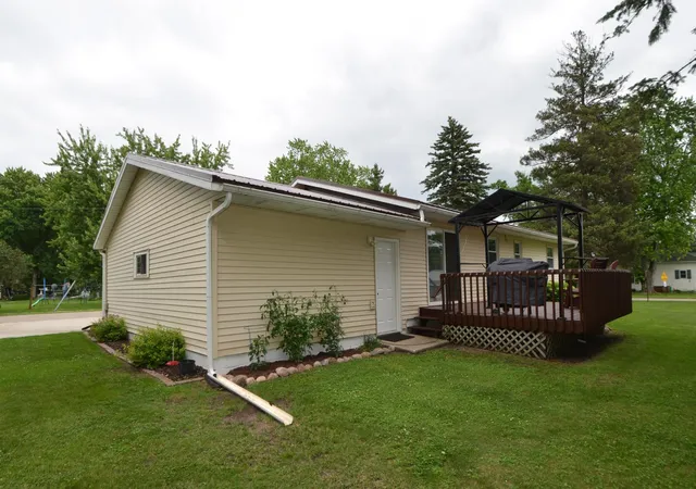 5th image of 215 Rails Ave W, Eden Valley, MN 55329 | MLS# 7101179