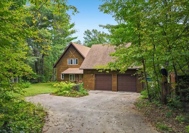 Photo 3 of Sale Pending at 35425 Wild Mountain Rd, Taylors Falls, MN 55084 | MLS# 7101192 | Listing updated on 2026-09-29