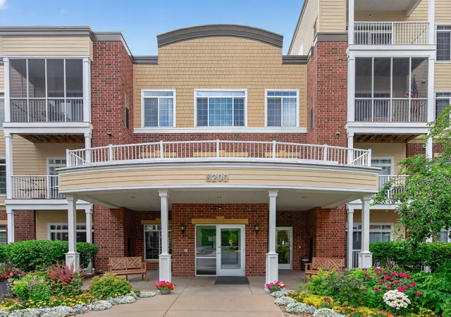 4th image of 8200 W 33Rd St #323, Minneapolis, MN 55426 | MLS# 7101230