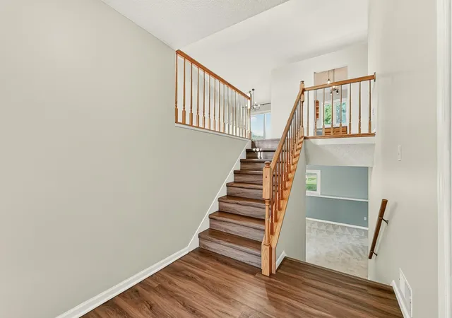 2nd image of 5319 Highgrove Ln Nw, Rochester, MN 55901 | MLS# 7101240