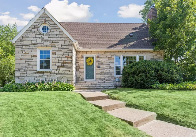 Photo 1 of Single family home for sale at 1260 Saint Clair Ave, Saint Paul, MN 55105 | MLS# 7101278 | Listing updated on 2026-08-21