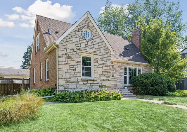 Photo 2 of Single family home for sale at 1260 Saint Clair Ave, Saint Paul, MN 55105 | MLS# 7101278 | Listing updated on 2026-08-21