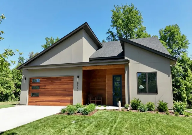 Photo 1 of Single family home for sale at 600 Kraewood Dr, Northfield, MN 55057 | MLS# 7101304 | Listing updated on 2026-10-03