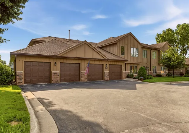 1st image of 1808 Lakeview Ct Sw #101, Rochester, MN 55902 | MLS# 7101320