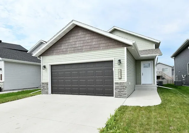 Homes for sale in West Fargo, ND | 2046 W 11th St W, West Fargo, ND 58078 | MLS# 7101356