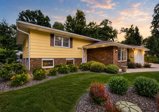 2nd image of 3081 Laverne Ct N, Lake Elmo, MN 55042 | MLS# 7101358