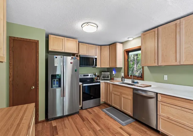 Photo 3 of Single family home for sale at 5595 Wedgewood Dr, Excelsior, MN 55331 | MLS# 7101403 | Listing updated on 2026-09-13