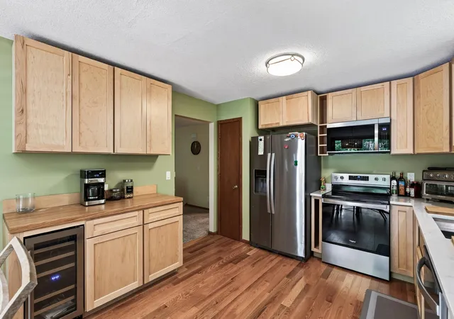 Photo 4 of Single family home for sale at 5595 Wedgewood Dr, Excelsior, MN 55331 | MLS# 7101403 | Listing updated on 2026-09-13