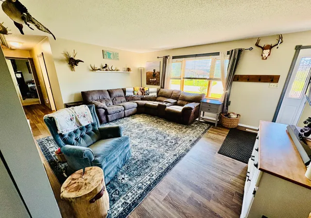 Photo 3 of Single family home for sale at 305 Lincoln Ct SW, Warroad, MN 56763 | MLS# 7101411 | Listing updated on 2026-09-01