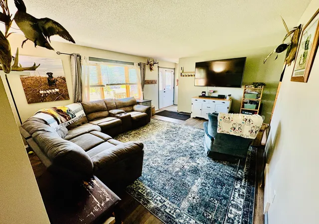 Photo 4 of Single family home for sale at 305 Lincoln Ct SW, Warroad, MN 56763 | MLS# 7101411 | Listing updated on 2026-09-01