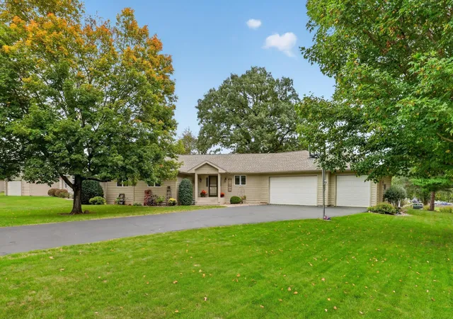 Photo 1 of Single family home for sale at 101 Anglewood Dr, Kenyon, MN 55946 | MLS# 7101418 | Listing updated on 2026-10-06