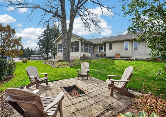 Photo 1 of Single family home for sale at 101 Anglewood Dr, Kenyon, MN 55946 | MLS# 7101418 | Listing updated on 2026-10-29