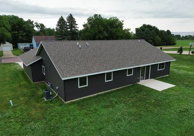 Photo 3 of Single family home for sale at 141 Washington St, Walnut Grove, MN 56180 | MLS# 7101429 | Listing updated on 2026-07-18