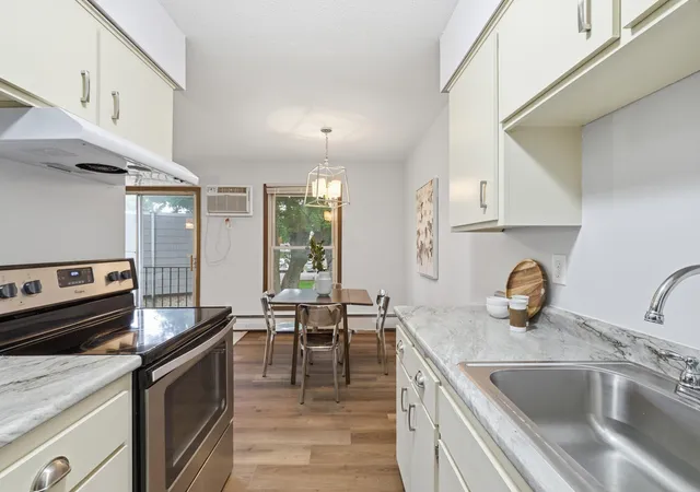 4th image of 709 11th Ave S, Minneapolis, MN 55343