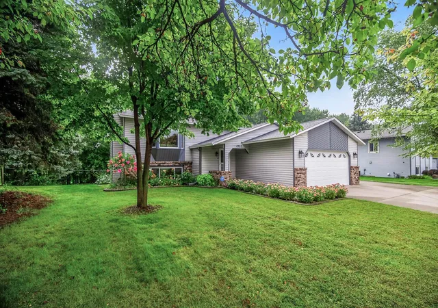 Homes for sale in Inver Grove Heights, MN | 8320 Cooper Wy, Inver Grove Heights, MN 55076 | MLS# 7101439