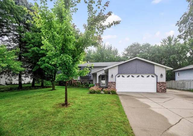 Homes for sale in Inver Grove Heights, MN | 8320 Cooper Wy, Inver Grove Heights, MN 55076 | MLS# 7101439