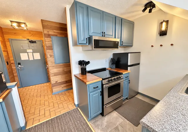 Listing Photo 4 - Condo for sale in building located at 135 Brg Run Ln, Lutsen, MN 55612 - Unit #B