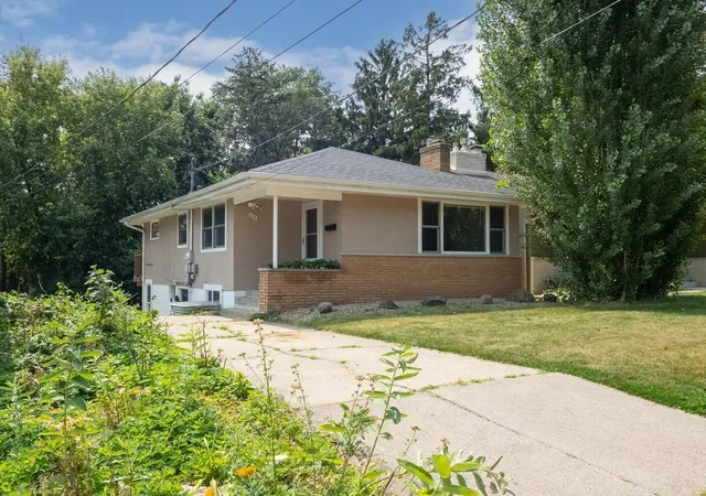 Photo 1 of Single family home for sale at 634 Orange Ave W, Saint Paul, MN 55117 | MLS# 7101479 | Listing updated on 2026-08-13