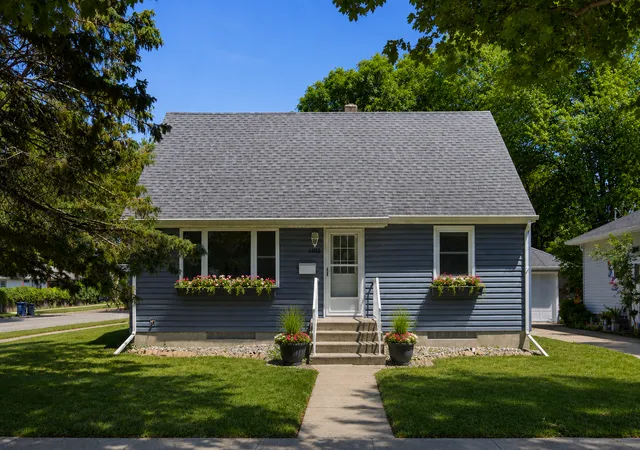 2nd image of 1102 1st St S, Moorhead, MN 56560 | MLS# 7101480