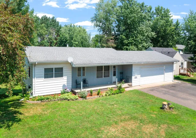 1st image of 522 3rd St, Mora, MN 55051 | MLS# 7101503