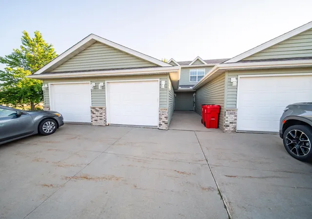 1st image of 1803 Daniel Lane, Stewartville, MN 55976 | MLS# 7101506