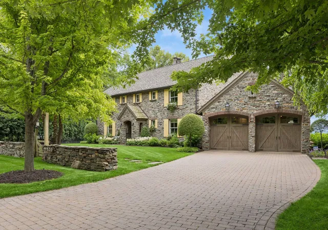 1st image of 520 Ferndale Rd W, Wayzata, MN 55391 | MLS# 7101515