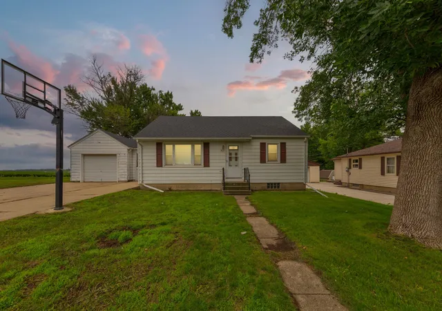 Homes for sale in New Richland, MN | 531 1st St Sw, New Richland, MN 56072 | MLS# 7101541