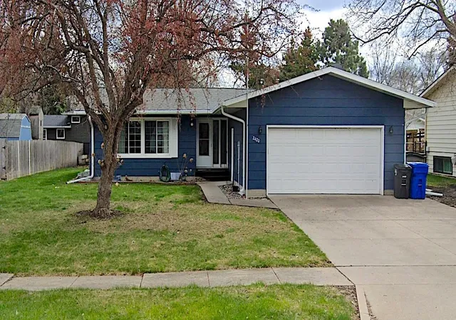 1st image of 2420 W Country Club Dr S, Fargo, ND 58103 | MLS# 7101556