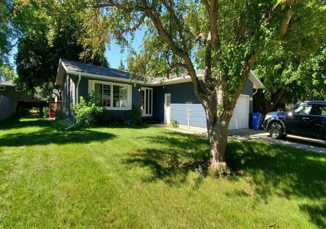 2nd image of 2420 W Country Club Dr S, Fargo, ND 58103 | MLS# 7101556