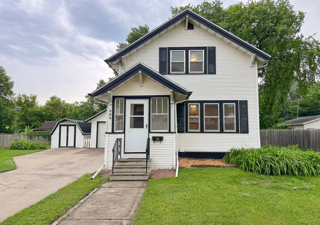 Homes for sale in Moorhead, MN | 209 11th St N, Moorhead, MN 56560 | MLS# 7101559