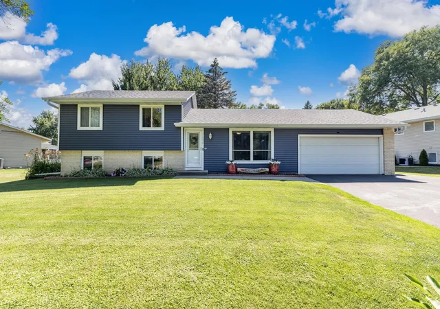 1st image of 7686 Ivystone Ave S, Cottage Grove, MN 55016 | MLS# 7101561