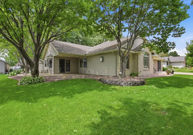 Photo 4 of Single family home for sale at 2204 20th Street SW, Willmar, MN 56201 | MLS# 7101563 | Listing updated on 2026-09-01