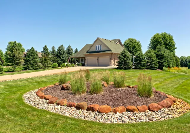 2nd image of 25157 Firefly Ave, Wyoming, MN 55092 | MLS# 7101575