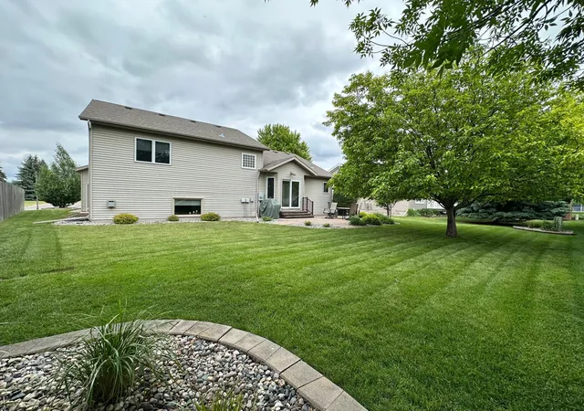 Photo 3 of Single family home for sale at 607 13th Avenue N, Moorhead, MN 56560 | MLS# 7101583 | Listing updated on 2026-10-06