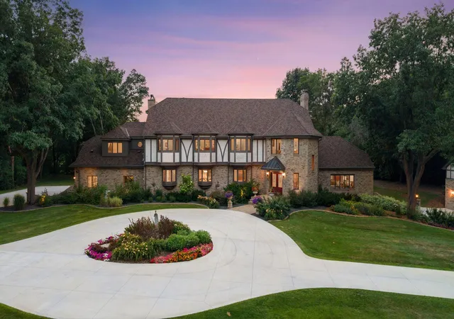 Photo 3 of Mansion for sale at 1166 Nightingale Blvd, Stillwater, MN 55082 | MLS# 7101586 | Listing updated on 2026-08-07