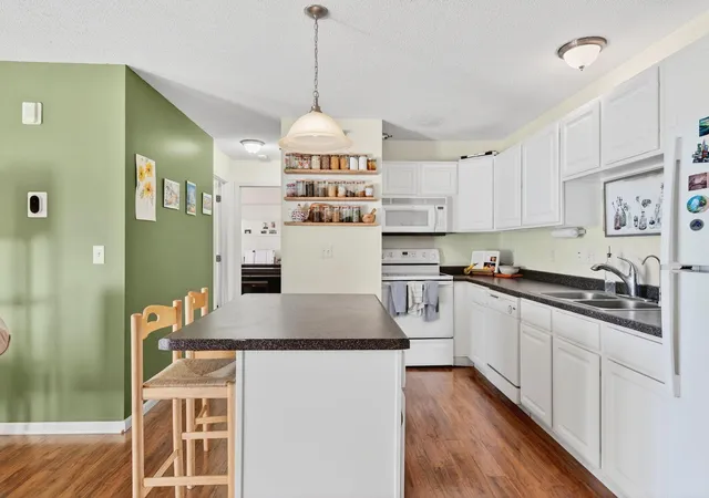 3rd image of 1976 29Th Pl Nw #201, Rochester, MN 55901 | MLS# 7101600